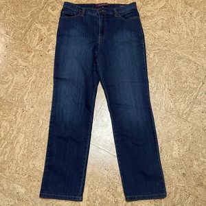 EUC Gloria Vanderbilt Amanda style jeans size 10P